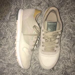 Reebok Classic Sneakers